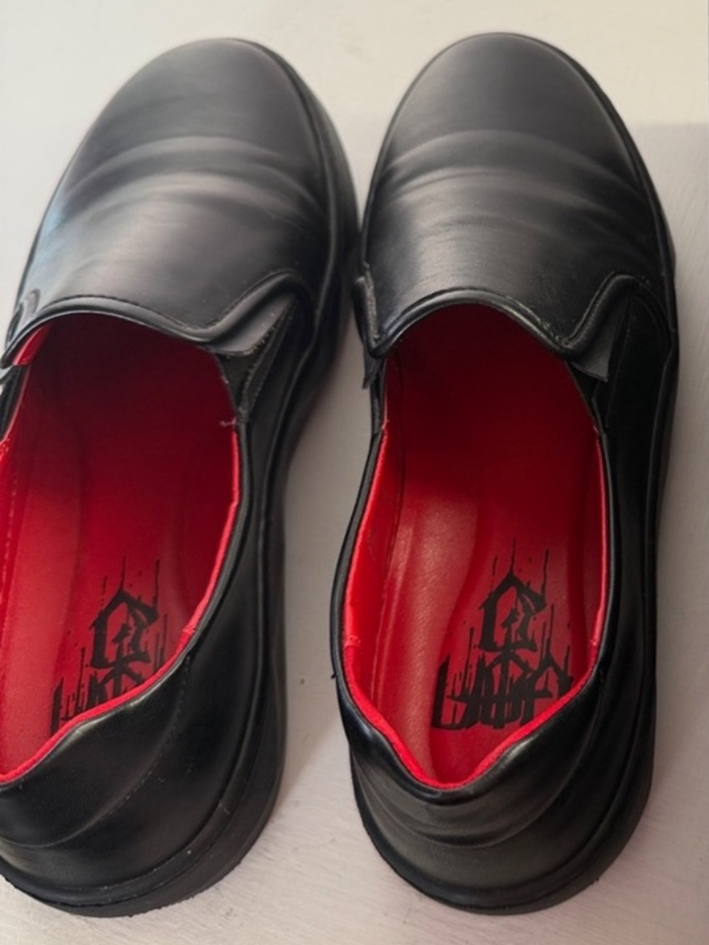 Women’s Black Slip-On fake Leather Shoes with Red Interior✨NO BOX✨